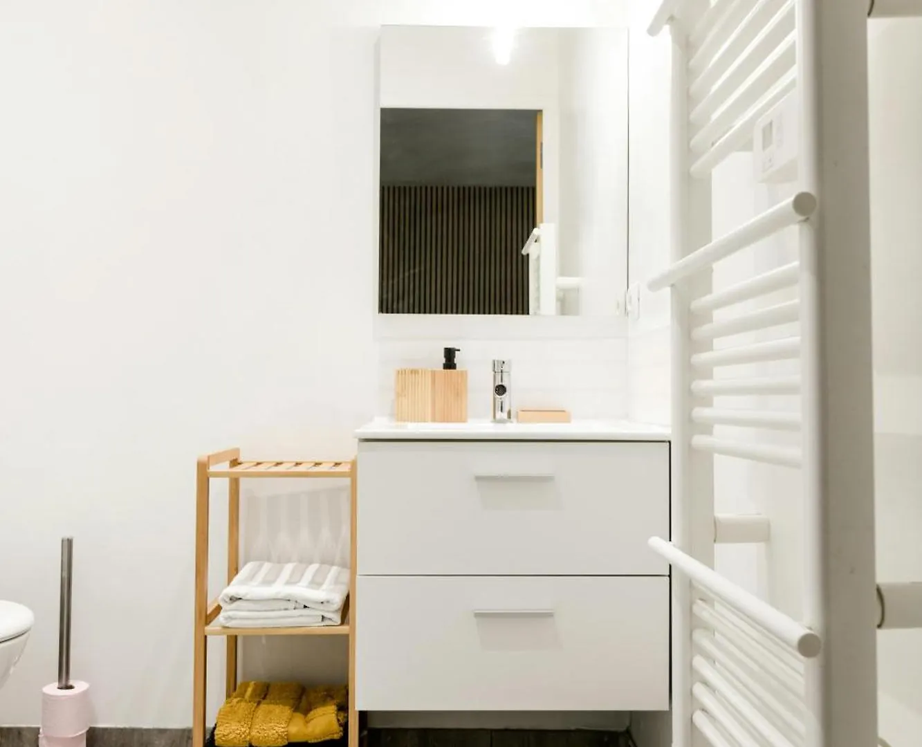 Studio Cosy Business - Balcon Garage Ferme 리옹 0*,